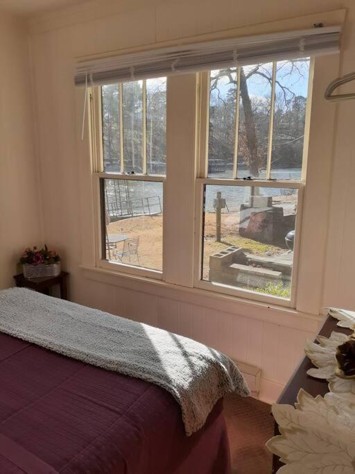 #05 - Lakefront Two Bedroom Cottage- Pet Friendly Hot Springs Exterior photo